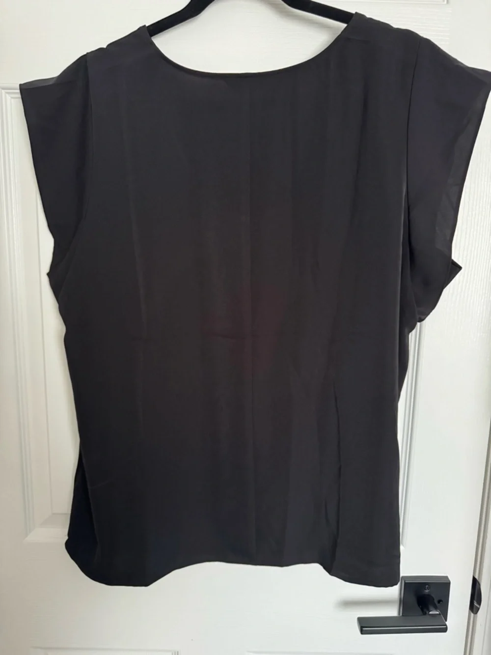 Express Black Cap Sleeve Scoop Neck Blouse - Picture 2 of 2